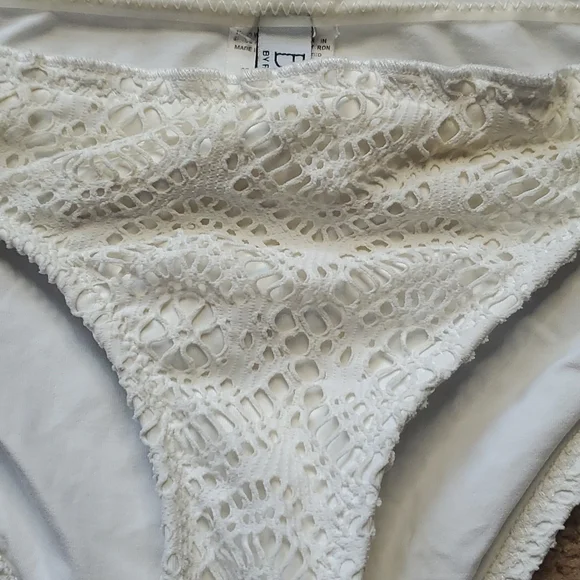 EUC Becca by Rebecca Virtue Bikini Bottoms 🌈 🌈 - Picture 3 of 6